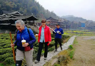 20-day Yangtze Cruise + ethnic Adventure