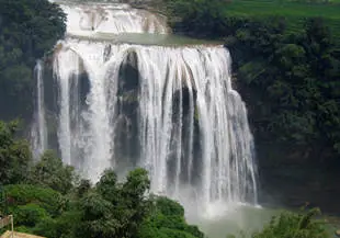 3-day Guiyang Tour Package with Huangguoshu Waterfall