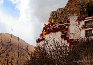 Lhasa Walking