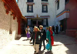 7-day Overland Tour of Tibet to Nepal