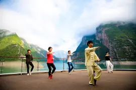 yangtze century cruise tai chi practice
