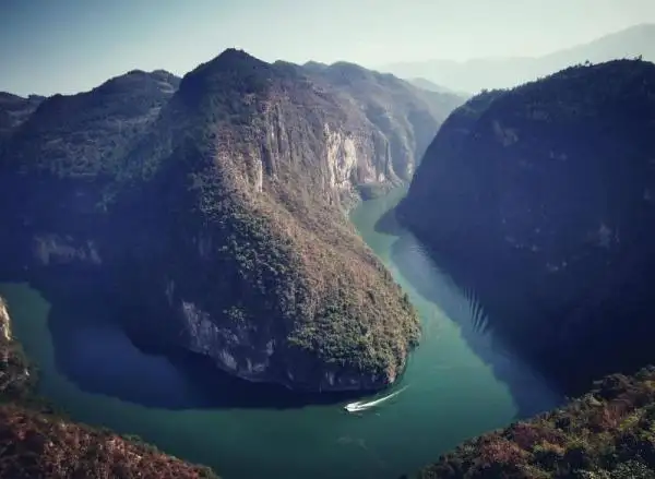 Visit Lesser Three Gorges on Yantze Cruise