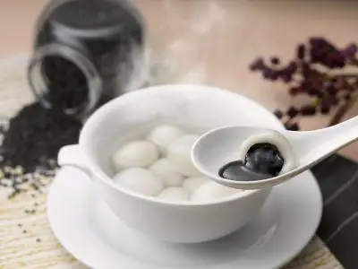 Chinese New Year Food: Tangyuan