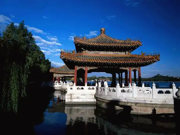 Dragon Pavilion Park