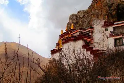 Lhasa to Ganden Monastery Walking Tour