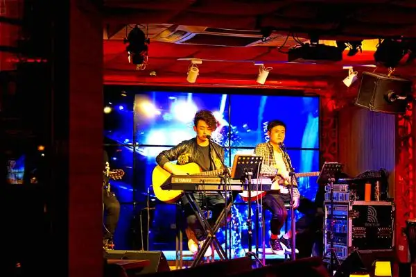 Houhai Bar Street: Popular bars