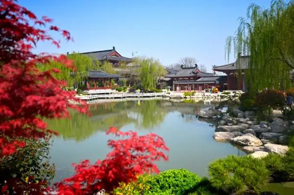 Huaqing Palace Architecture
