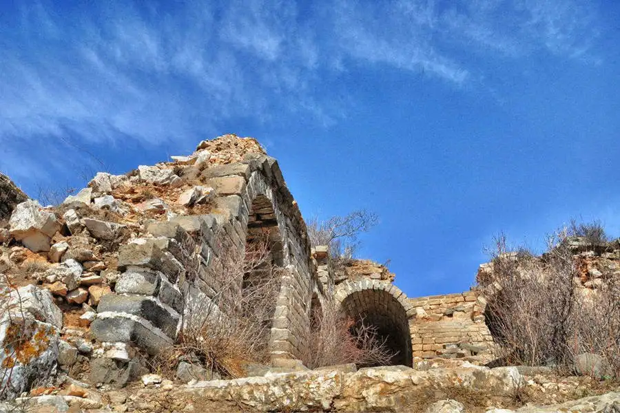Jiankou Great Wall damaged tower
