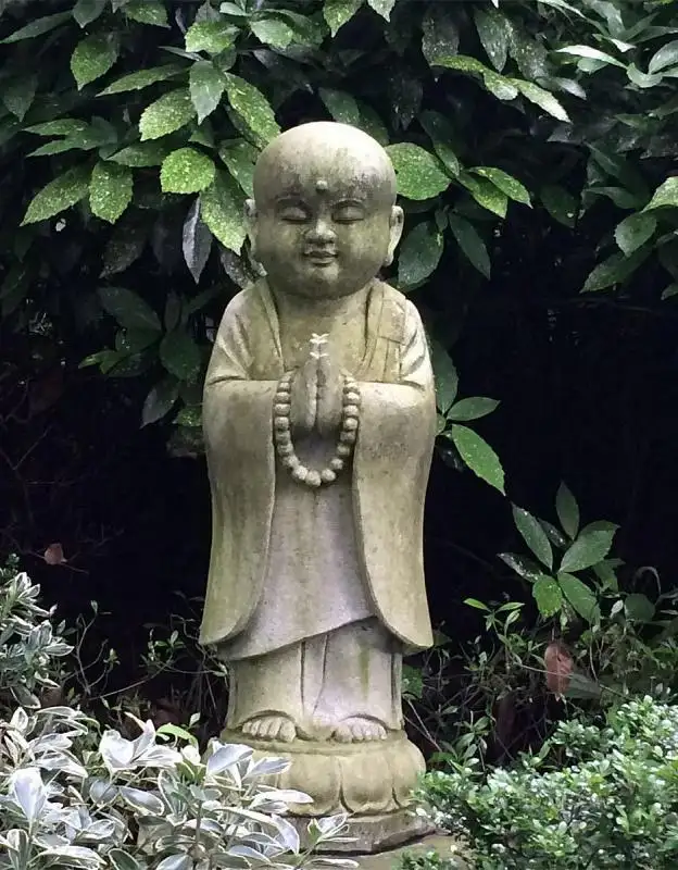 Statue in Lingyin Temple