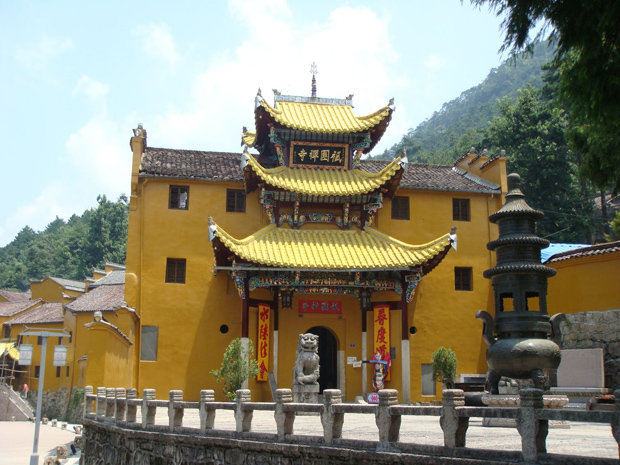 Jiuhua Mountain's Buddhist Temples