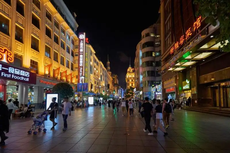Shanghai Nanjing Road walking tour