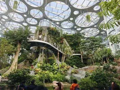 Shanghai Greenhouse Garden: Breaking into the Green Heart of a Modern City