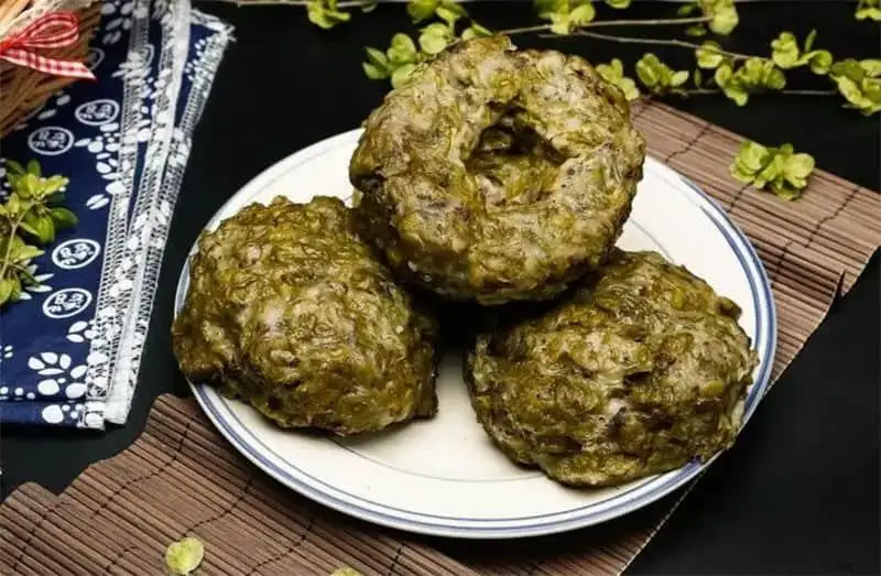 Moxa leaf steam bun