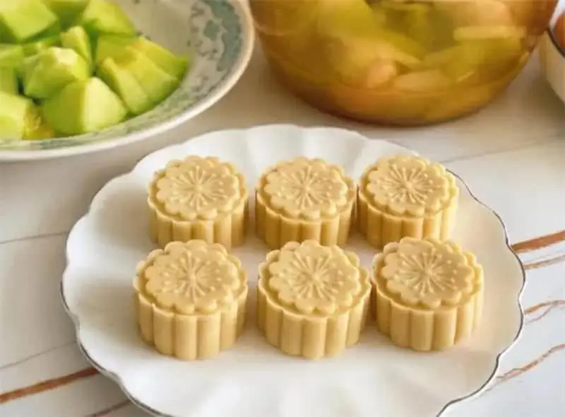 dragon boat festival food - mung bean cake