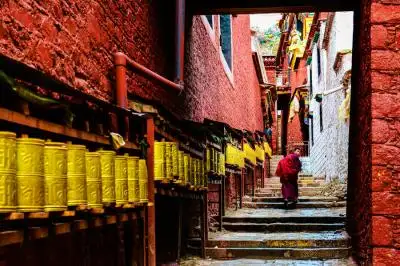 Impressive China Tour: Tibet & Yangtze Cruise
