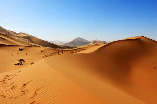 Travel to Shapotou Desert in China