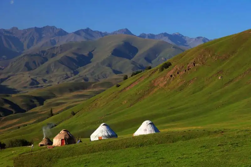 Tibet campin tours
