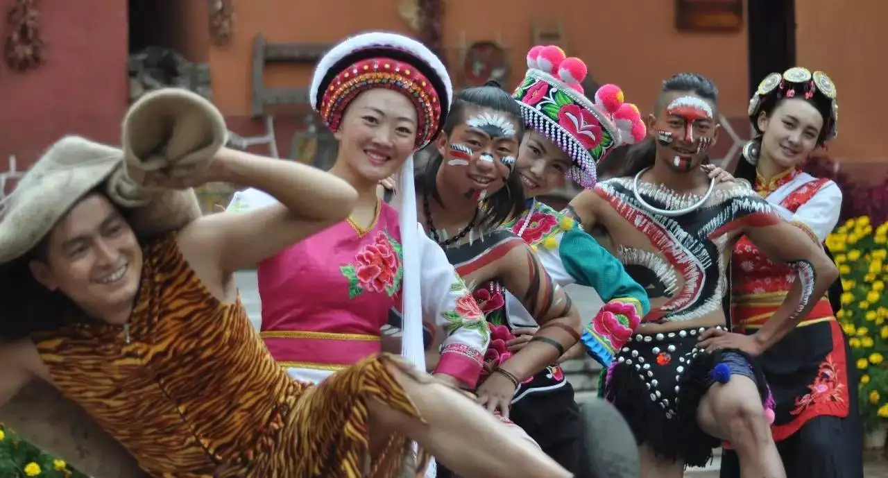Take the Kunming - Dali High-speed Train to Experience Yunnan Traditional Festivals