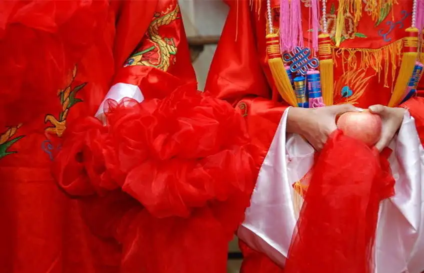 Chinese Wedding Customs and Traditions