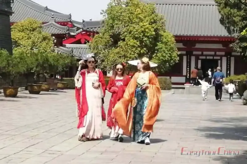 Wearing Hanfu experience in Xian China