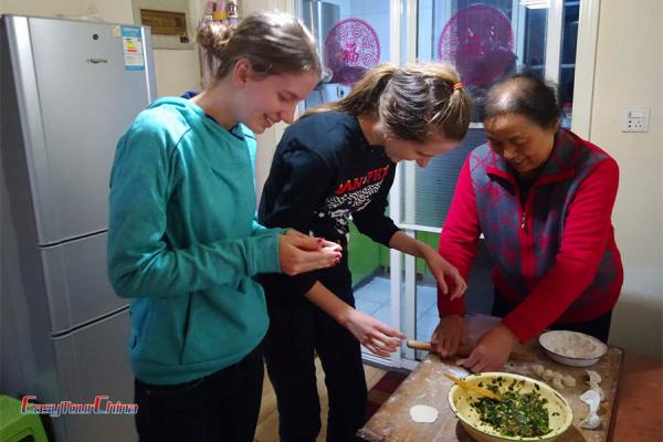 Visit Local Family and Learn to Cook in Beijing