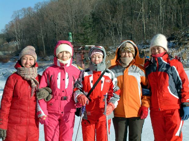 Girls ski in Yabuli Harbin China