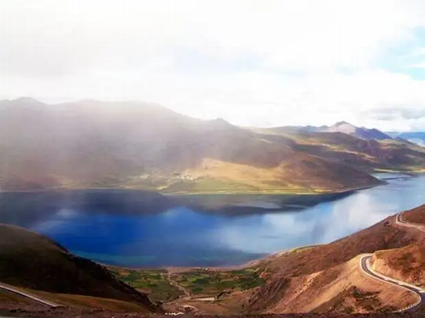 Yamdrok Lake