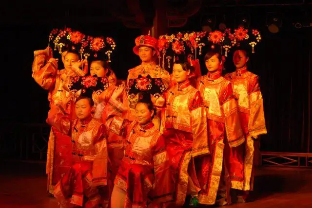 Victoria Cruise cultural activities