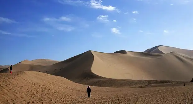 Yumen Pass desert view