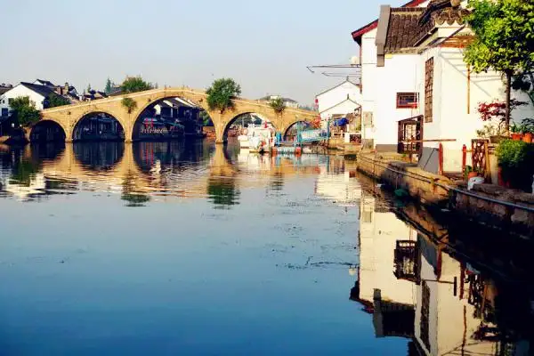 Half day Shanghai Bus Tour to Zhujiajiao Water Town